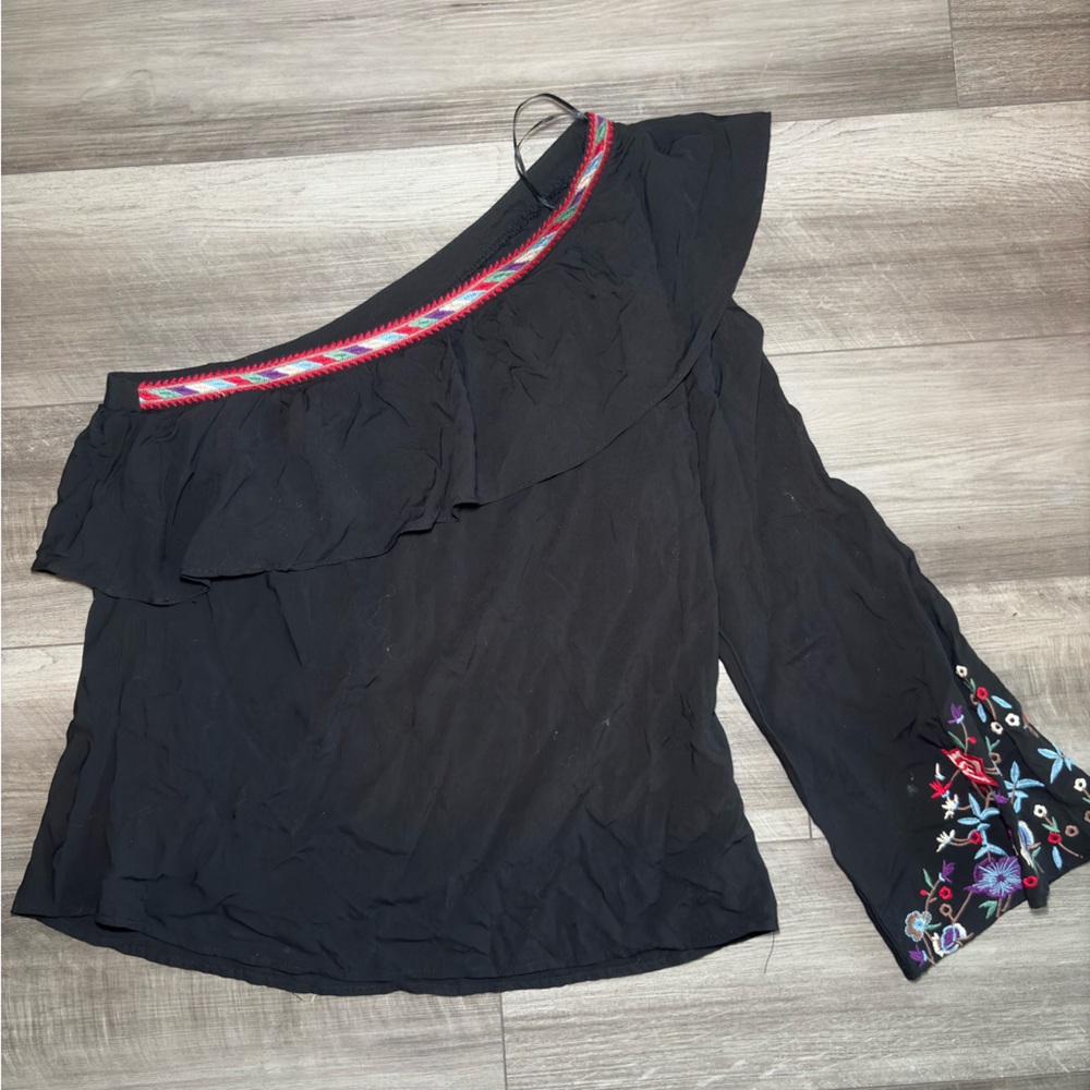 Lulumari Blouse One Shoulder